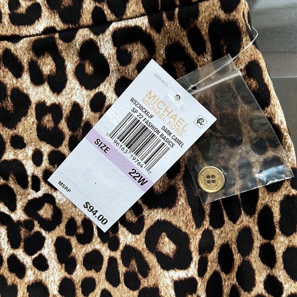MICHAEL Michael Kors Cheetah Print Ponte Knit Pull-On Slim Leg Ankle Pants. - Picture 12 of 12